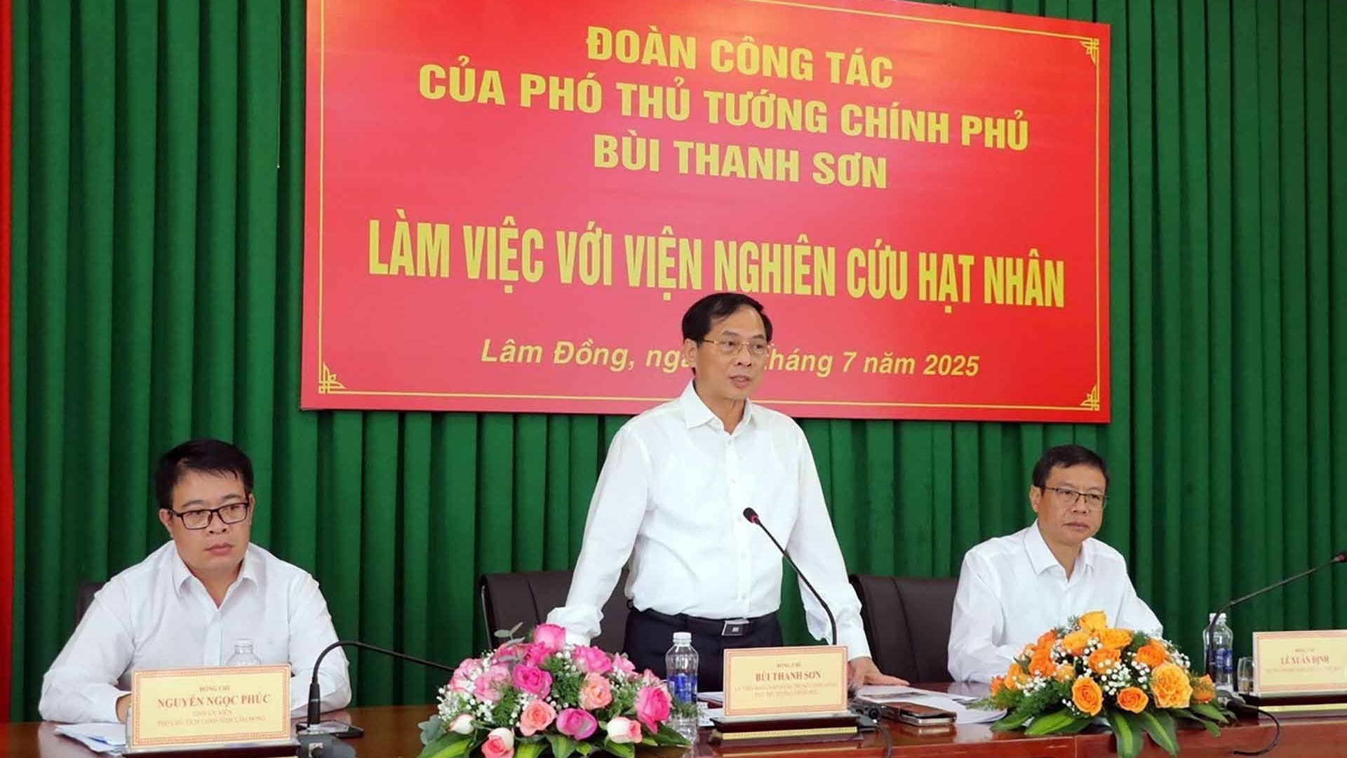 pho thu tuong bui thanh son tham lam viec voi vien nghien cuu hat nhan