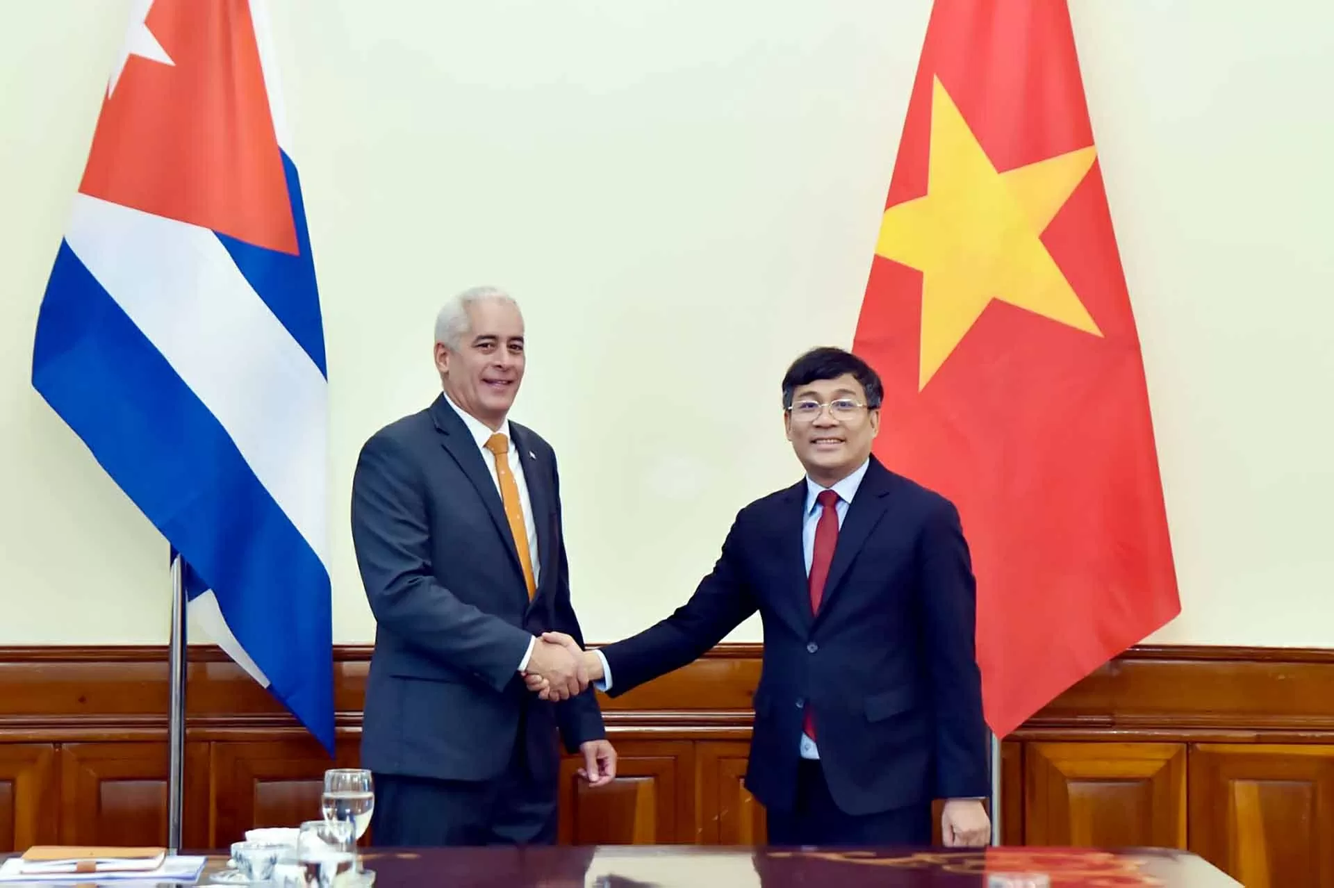 Tham khảo chính trị lần thứ VIII giữa Bộ Ngoại giao Việt Nam và Cuba Tham khảo chính trị lần thứ VIII giữa Bộ Ngoại giao Việt Nam và Cuba
