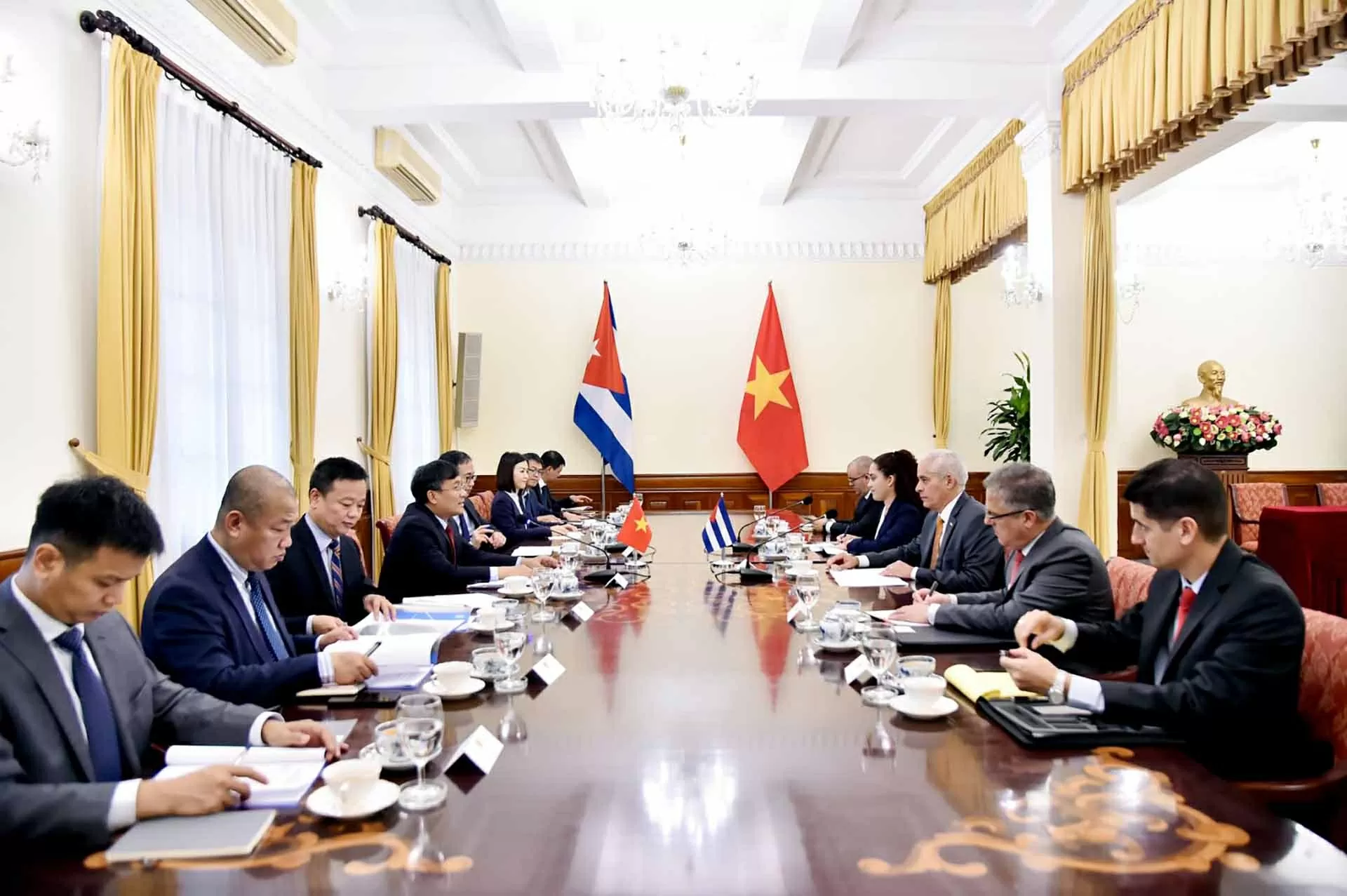Tham khảo chính trị lần thứ VIII giữa Bộ Ngoại giao Việt Nam và Cuba Tham khảo chính trị lần thứ VIII giữa Bộ Ngoại giao Việt Nam và Cuba