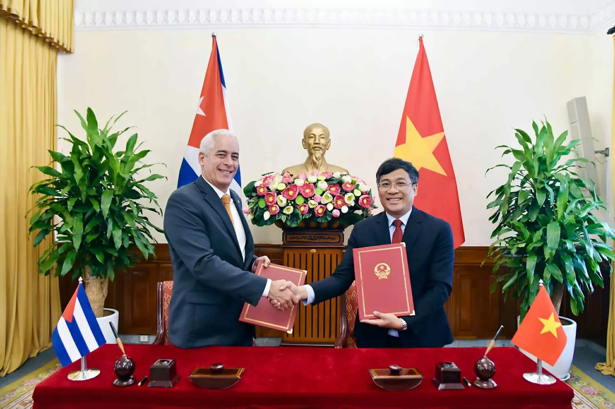 Tham khảo chính trị lần thứ VIII giữa Bộ Ngoại giao Việt Nam và Cuba