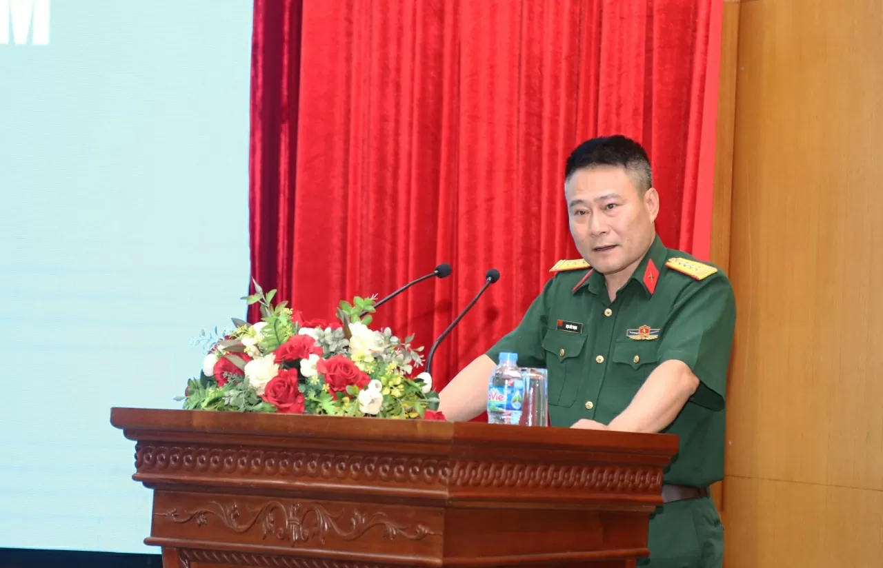 Phó Cục trưởng Cục Gìn giữ hòa bình Việt Nam ông Mạc Đức Trọng phát biểu khai mạc tọa đàm. (Ảnh: Thành Long)