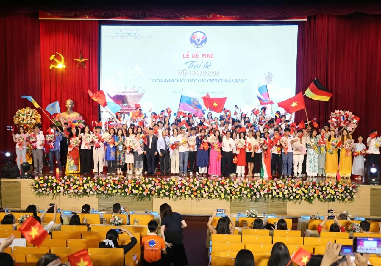 Bế mạc Trại hè Việt Nam 2025: Kỷ niệm về quê hương sẽ luôn đọng lại trong tâm trí Bế mạc Trại hè Việt Nam 2025: Kỷ niệm về quê hương sẽ luôn đọng lại trong tâm trí