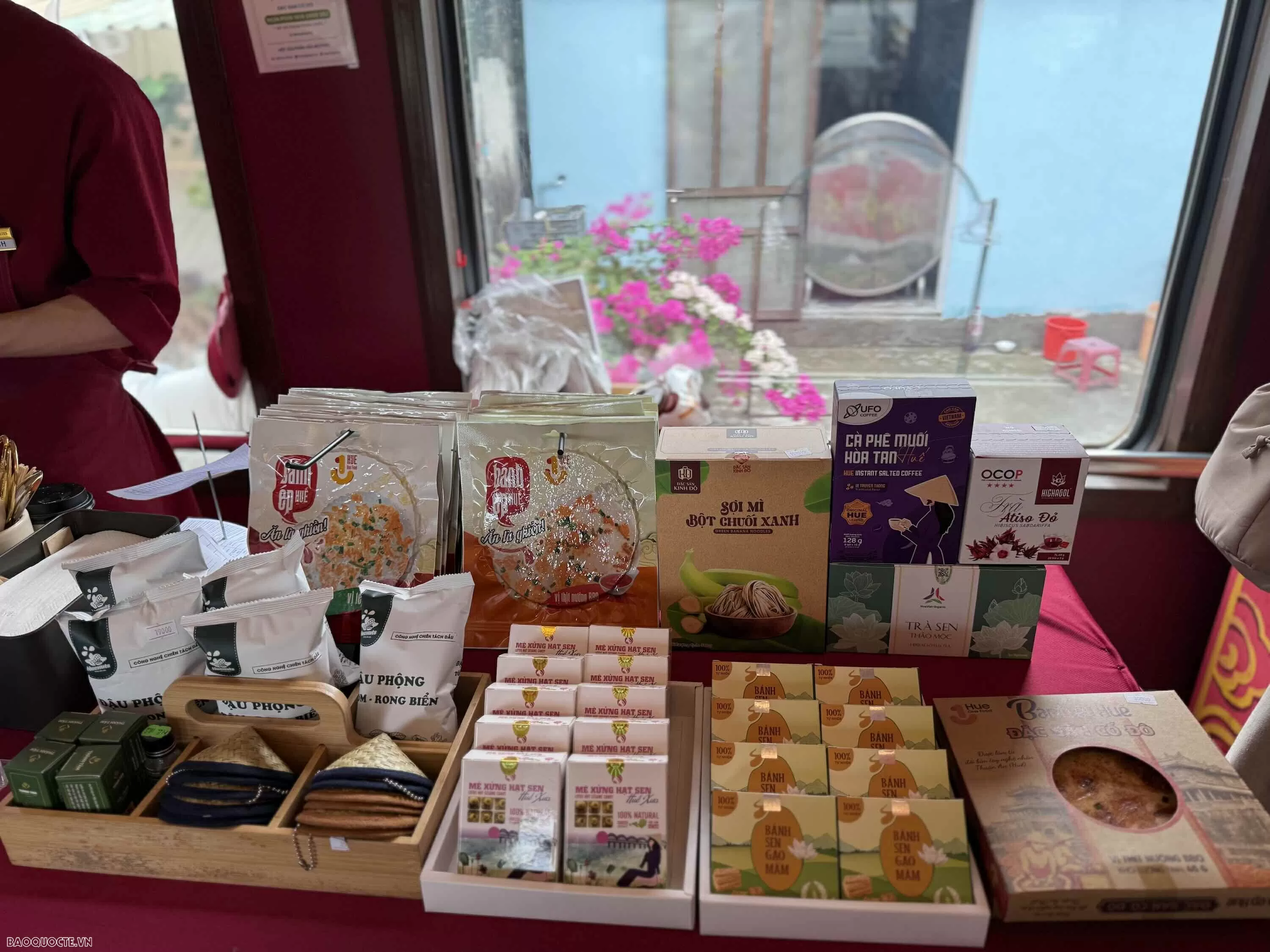 Chuyến tàu di sản Đà Nẵng - Huế: Hành trình ngược thời gian đến miền đất cố đô Chuyến tàu di sản Đà Nẵng - Huế: Hành trình ngược thời gian đến miền đất cố đô