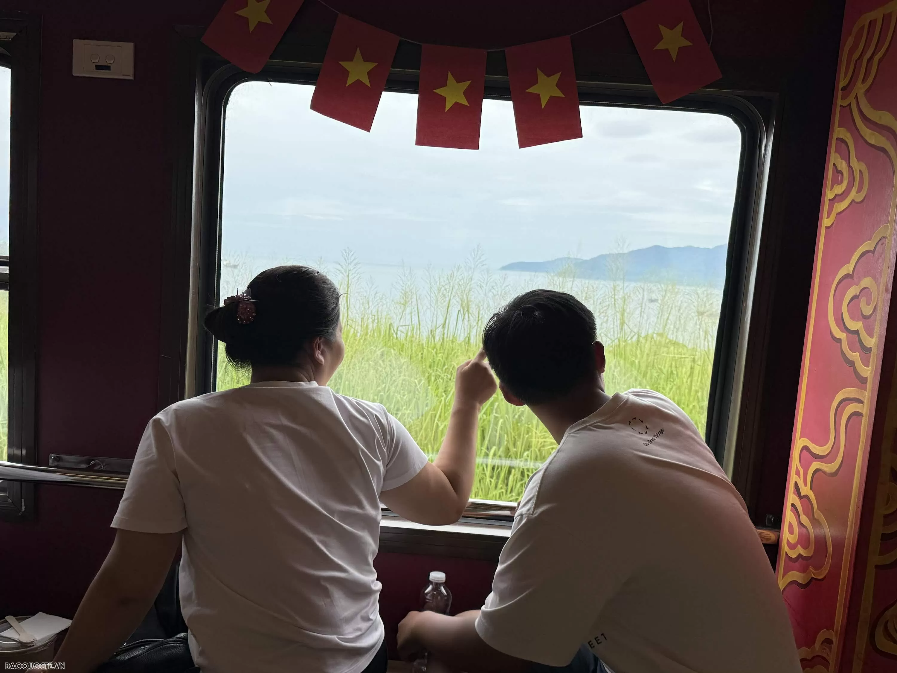 Chuyến tàu di sản Đà Nẵng - Huế: Hành trình ngược thời gian đến miền đất cố đô Chuyến tàu di sản Đà Nẵng Huế: Hành trình ngược thời gian đến miền đất cố đô
