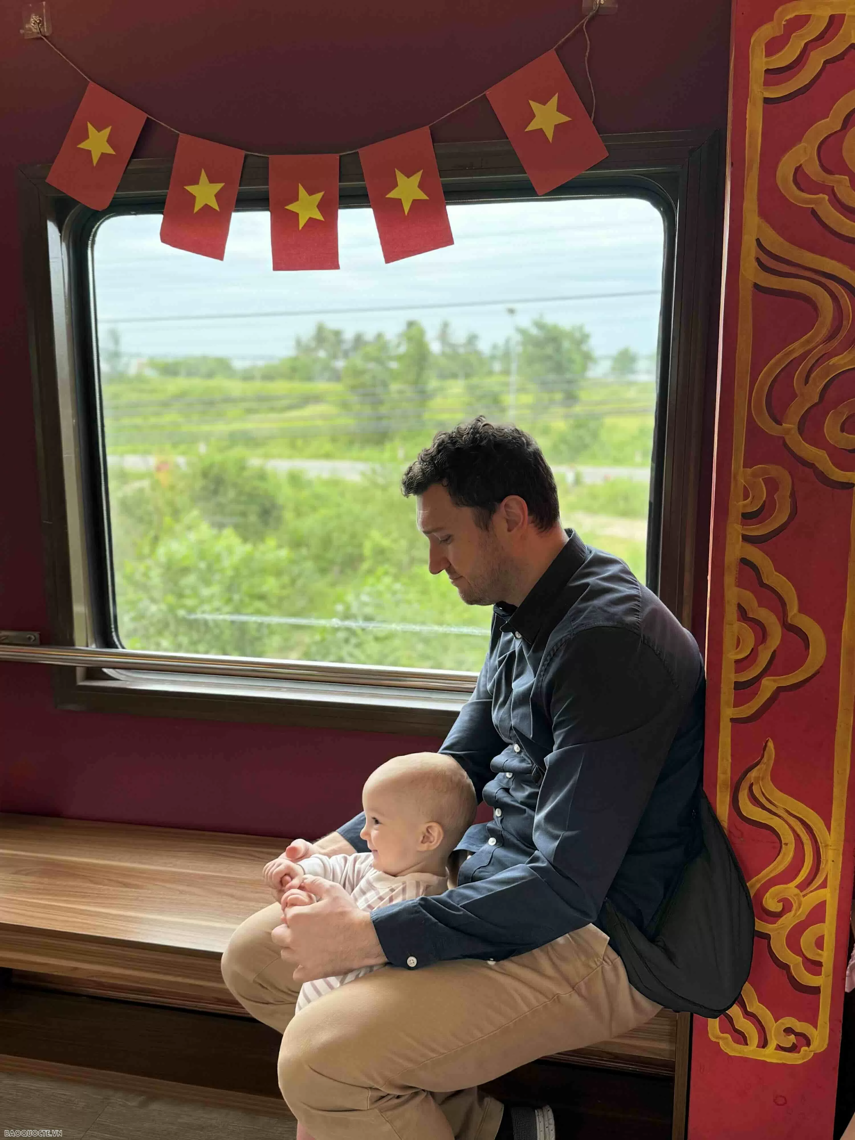 Chuyến tàu di sản Đà Nẵng - Huế: Hành trình ngược thời gian đến miền đất cố đô Chuyến tàu di sản Đà Nẵng Huế: Hành trình ngược thời gian đến miền đất cố đô