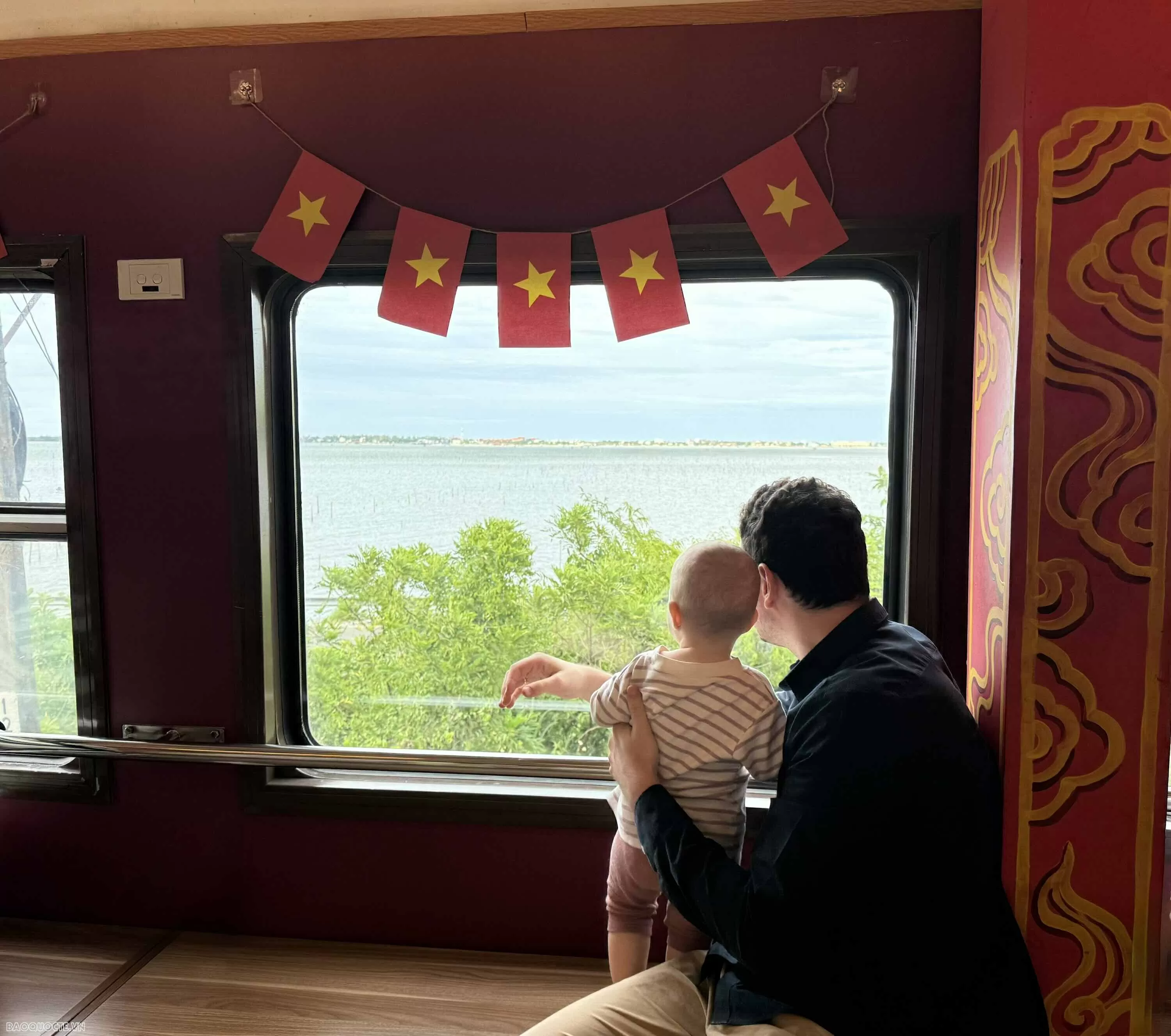 Chuyến tàu di sản Đà Nẵng - Huế: Hành trình ngược thời gian đến miền đất cố đô Chuyến tàu di sản Đà Nẵng Huế: Hành trình ngược thời gian đến miền đất cố đô