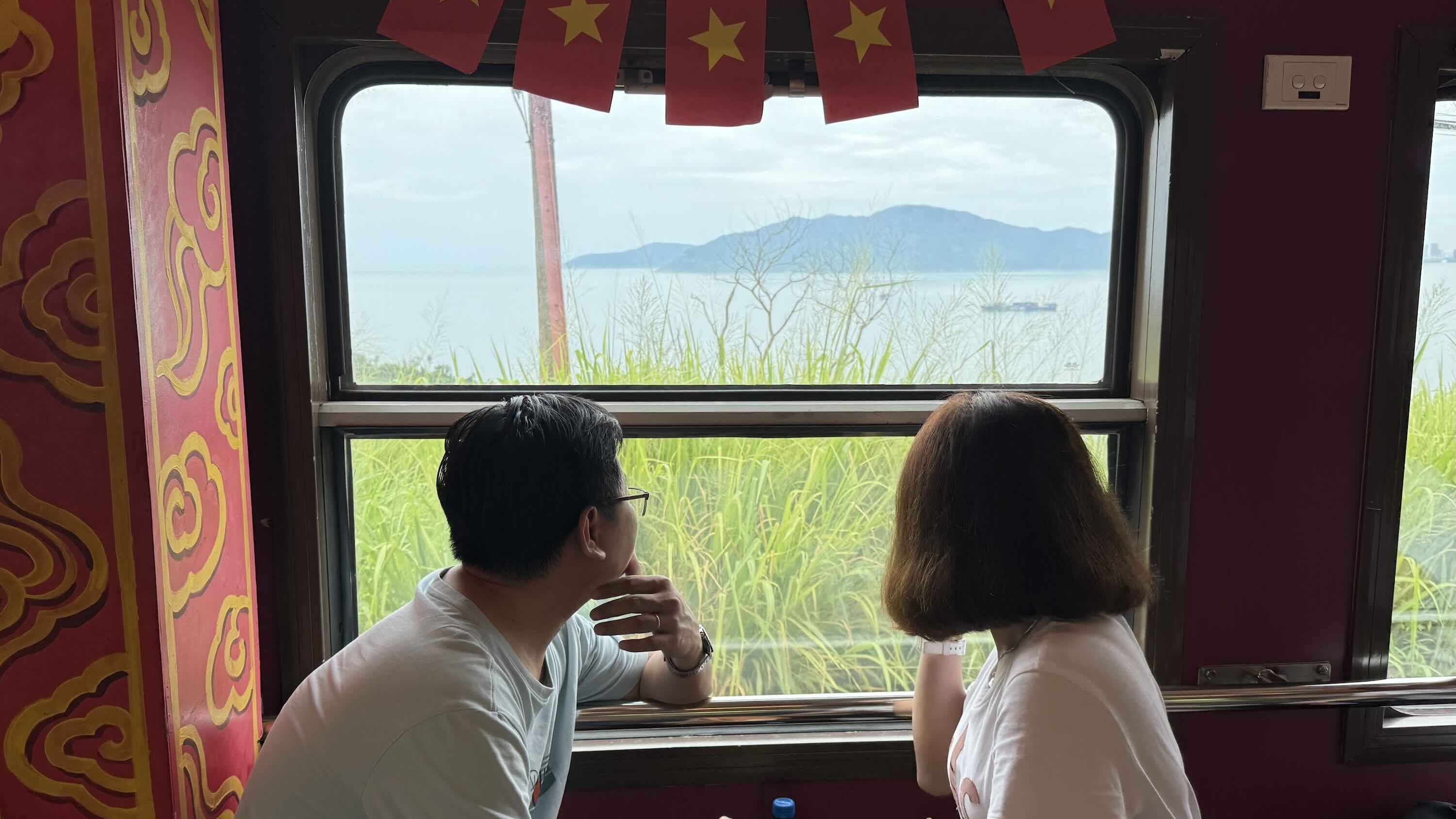 Chuyến tàu di sản Đà Nẵng - Huế: Hành trình ngược thời gian đến miền đất cố đô