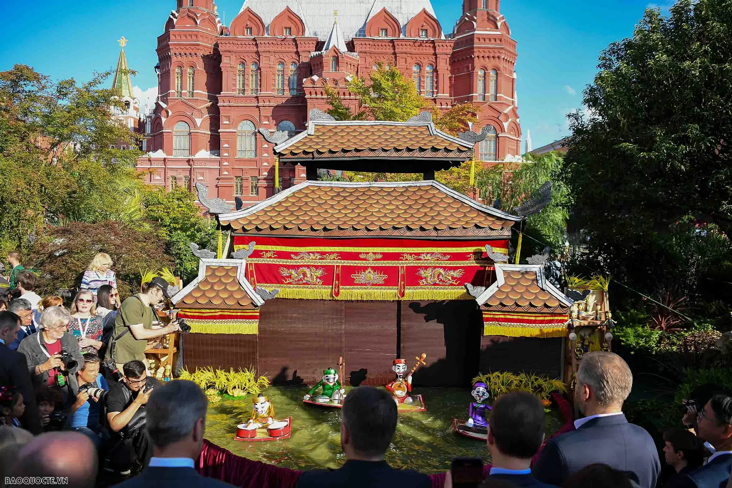 Chiều 25/7, tại Quảng trường Đỏ - trung tâm của nước Nga và Moscow - Lễ hội Văn hóa Việt Nam 2025 khai mạc. (Ảnh: Hoàng Hồng)