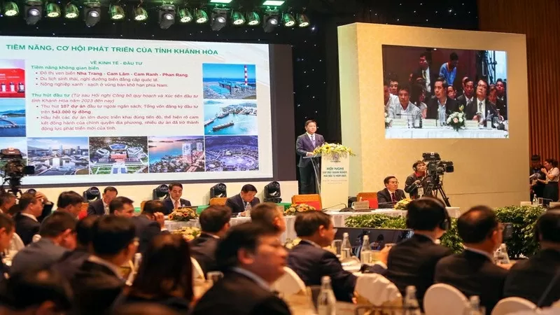 Khánh Hòa 'dọn ổ' đón các 'sếu đầu đàn' đến đầu tư phát triển Khánh Hòa 'dọn ổ' đón các 'sếu đầu đàn' đến đầu tư phát triển