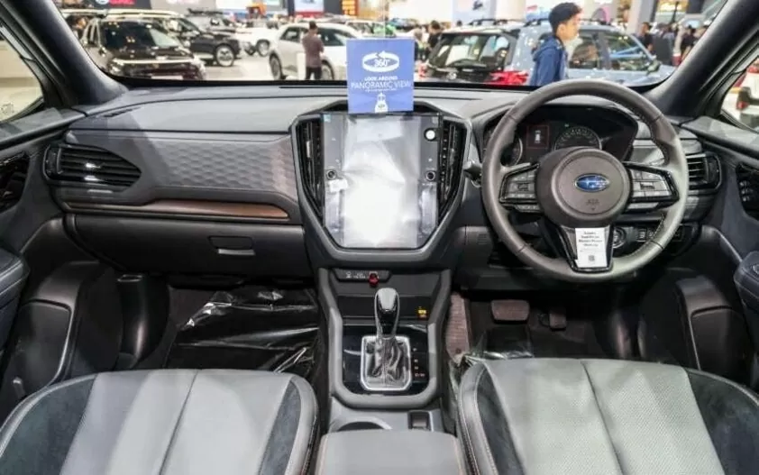 Ghế lái có khả năng chỉnh điện 10 hướng tiện lợi