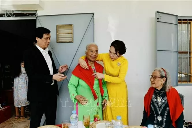 Phu nhân Chủ tịch Quốc thăm Làng Việt Nam ở Morocco