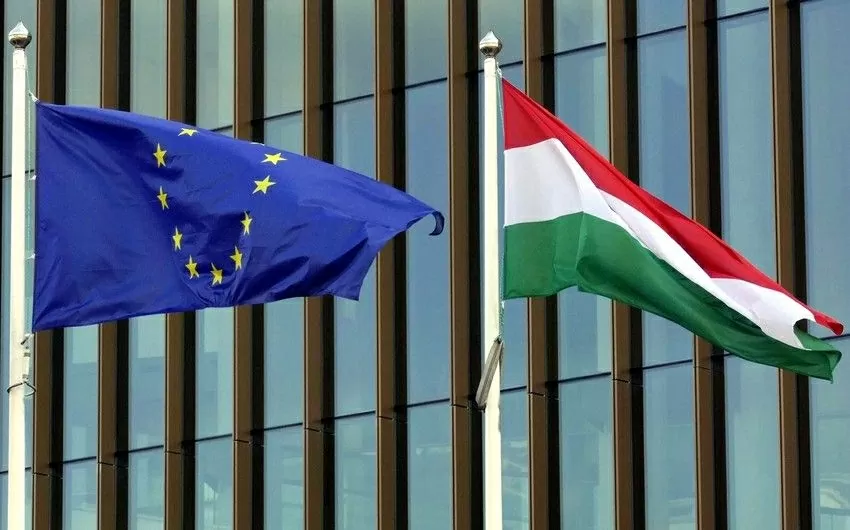 Thủ tướng Hungary từng chỉ trích EU vì ủng hộ Ukraine và cáo buộc các nhà lãnh đạo của khối đẩy châu Âu vào nguy cơ thương chiến với Mỹ. (Nguồn: Azer News)