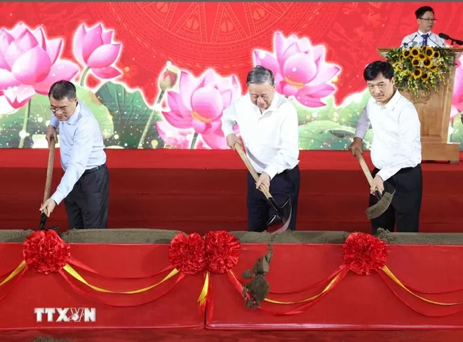 Tổng Bí Thư Tô Lâm đến dự Lễ khởi công Trường liên cấp Tiểu học, Trung học cơ sở xã Si Pa Phìn, tỉnh Điện Biên. (Ảnh: Thống Nhất/TTXVN) Tổng Bí Thư Tô Lâm đến dự Lễ khởi công Trường liên cấp Tiểu học, Trung học cơ sở xã Si Pa Phìn, tỉnh Điện Biên. (Ảnh: Thống Nhất/TTXVN)