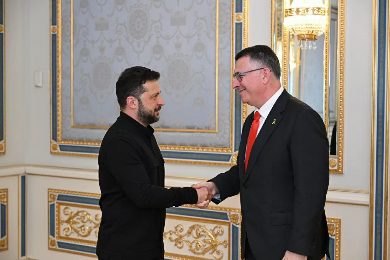 ảnh ấn tượng July 27 Ảnh ấn tượng: Trung Quốc-EU tìm 'tiếng nói chung', Tổng thống Mỹ muốn cắt giảm lãi suất sâu, người dân Ukraine phẫn nộ