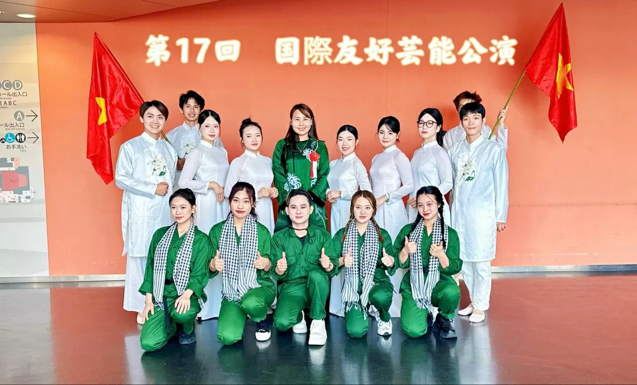 Người Việt vùng Kansai tham gia biểu diễn nghệ thuật hữu nghị quốc tế Người Việt tham gia biểu diễn nghệ thuật hữu nghị quốc tế tại vùng Kansai, Nhật Bản