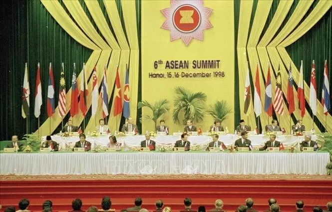 Đại sứ Phạm Quang Vinh: Bản sắc Việt Nam trên hành trình 30 năm tham gia ASEAN Đại sứ Phạm Quang Vinh: Bản sắc Việt Nam trên hành trình 30 năm tham gia ASEAN