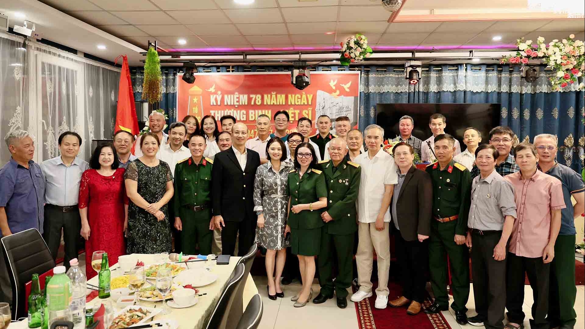 Kỷ niệm Ngày Thương binh-Liệt sĩ tại Hungary: Khắc ghi công ơn, lan tỏa nghĩa tình, đạo lý ‘Uống nước nhớ nguồn’