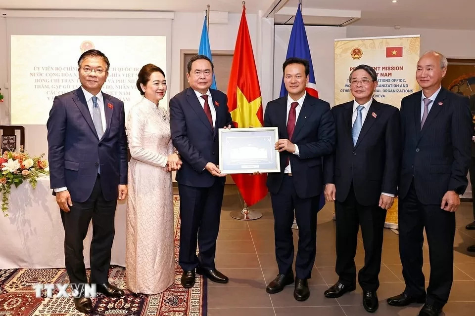 Chủ tịch Quốc hội Trần Thanh Mẫn gặp mặt cộng đồng người Việt Nam tại Thụy Sỹ