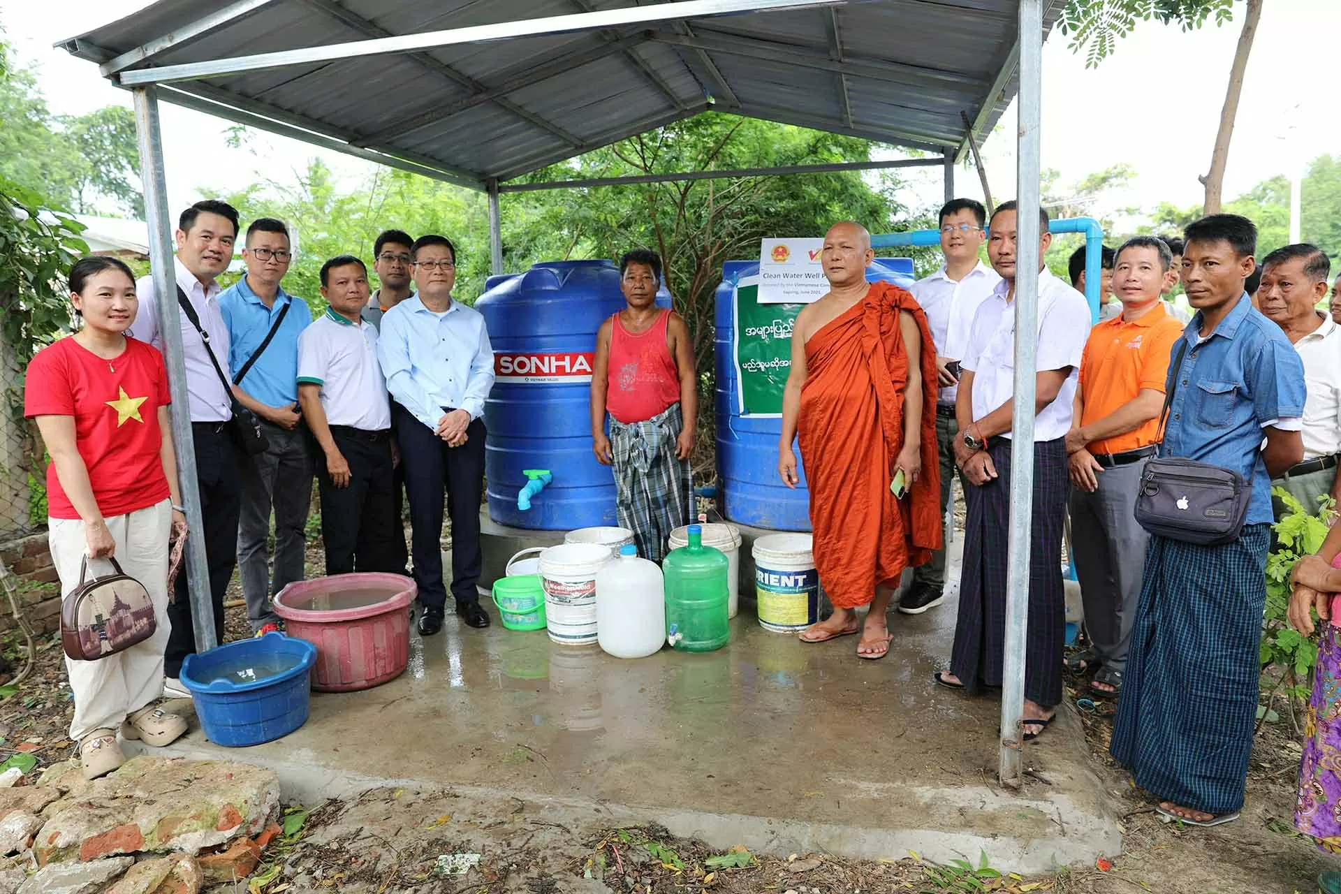 Đại sứ quán Việt Nam tại Myanmar và cộng đồng doanh nghiệp Việt Nam hỗ trợ người dân vùng động đất tại Mandalay
