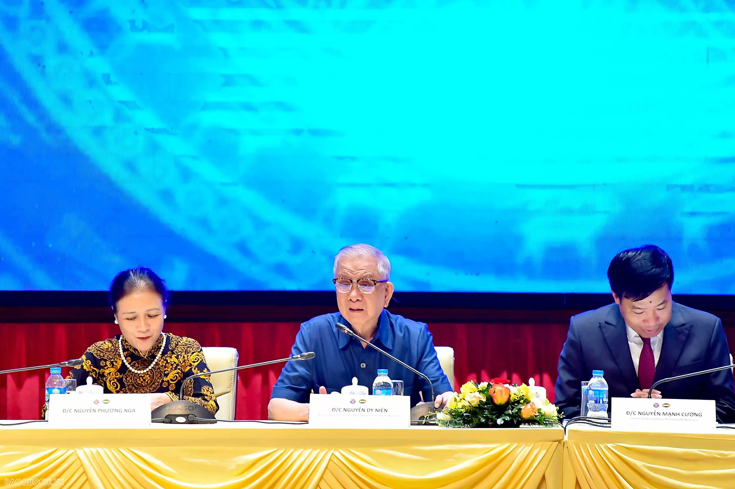 Viết tiếp chặng đường 80 năm vẻ vang của ngành Ngoại giao Việt Nam, đưa đất nước vào kỷ nguyên mới Viết tiếp chặng đường 80 năm vẻ vang của ngành Ngoại giao Việt Nam, đưa đất nước vào kỷ nguyên mới