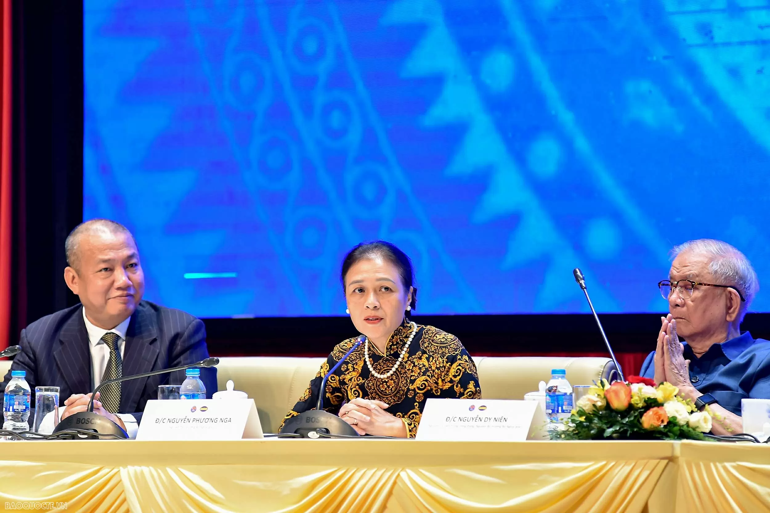 Viết tiếp chặng đường 80 năm vẻ vang của ngành Ngoại giao Việt Nam, đưa đất nước vào kỷ nguyên mới Viết tiếp chặng đường 80 năm vẻ vang của ngành Ngoại giao Việt Nam, đưa đất nước vào kỷ nguyên mới