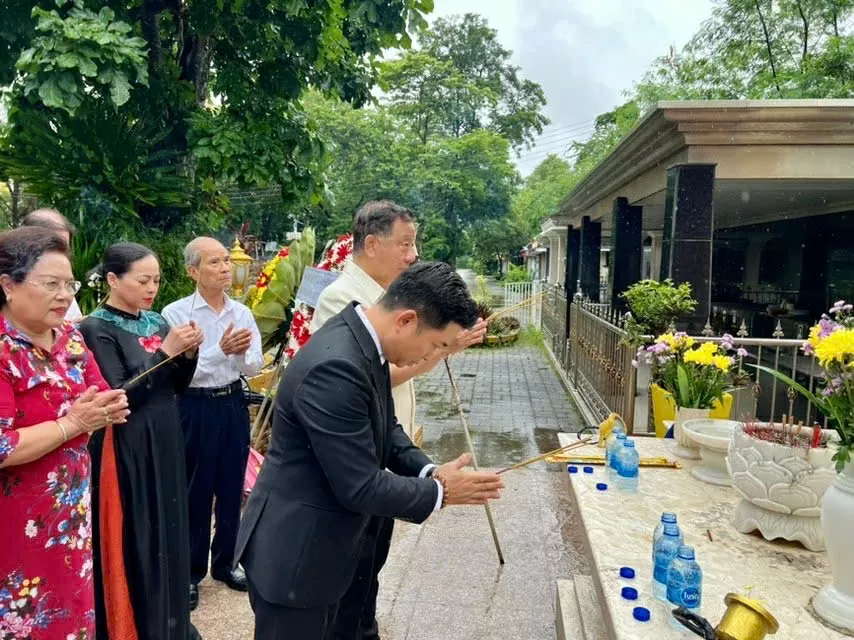 Tổng lãnh sự quán Việt Nam tại Khon Kaen, Thái Lan và cộng đồng tổ chức kỷ niệm Ngày Thương binh - Liệt sĩ