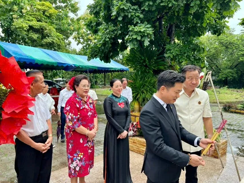 Tổng lãnh sự quán Việt Nam tại Khon Kaen, Thái Lan và cộng đồng tổ chức kỷ niệm Ngày Thương binh - Liệt sĩ Tổng lãnh sự quán Việt Nam tại Khon Kaen, Thái Lan và cộng đồng tổ chức kỷ niệm Ngày Thương binh - Liệt sĩ