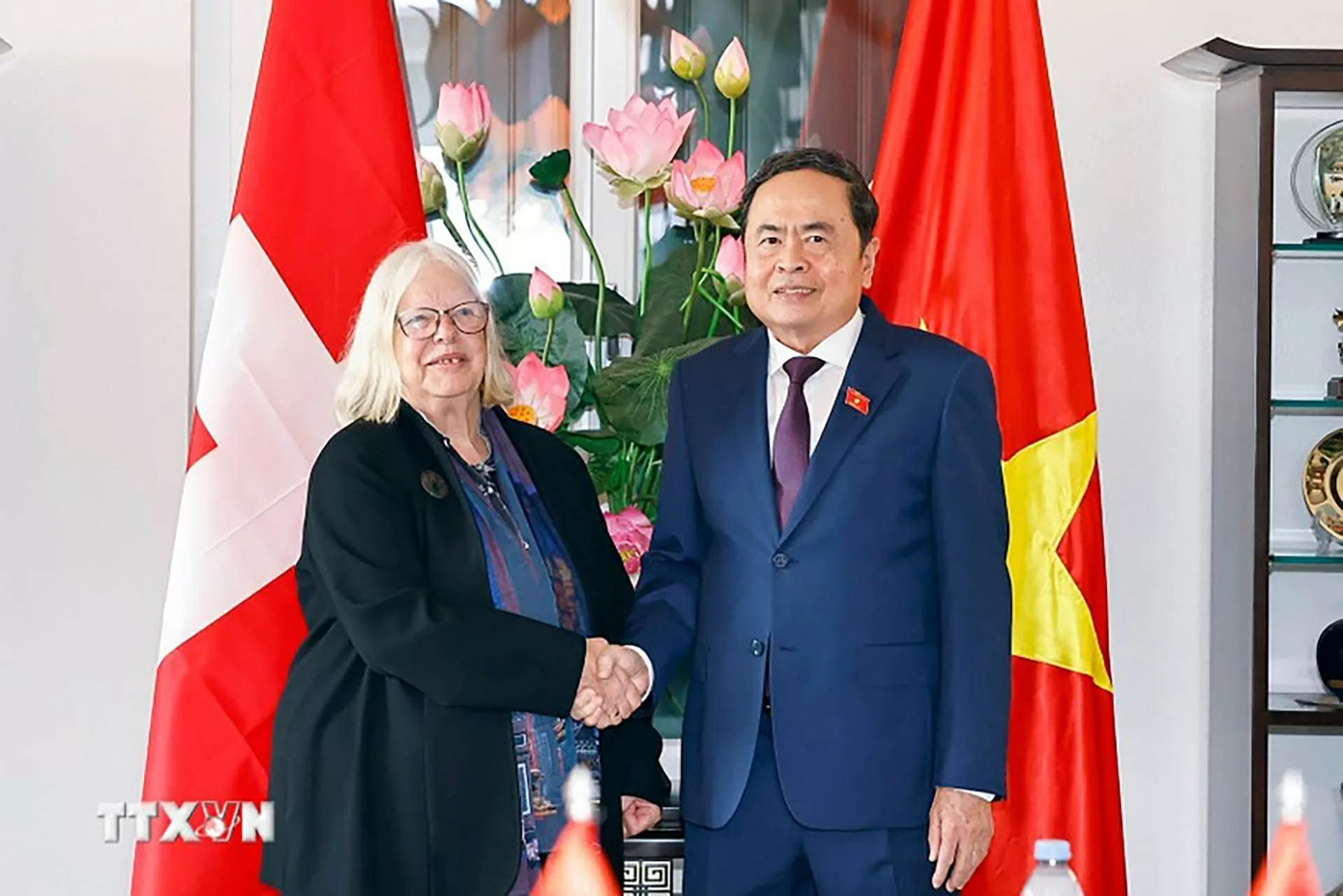 Thúc đẩy tình hữu nghị, sự hiểu biết và hợp tác giữa nhân dân hai nước Việt Nam-Thụy Sỹ