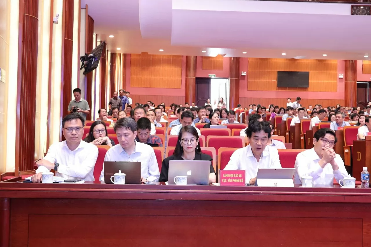 Bộ trưởng GD&ĐT Nguyễn Kim Sơn Bộ trưởng GD&ĐT Nguyễn Kim Sơn