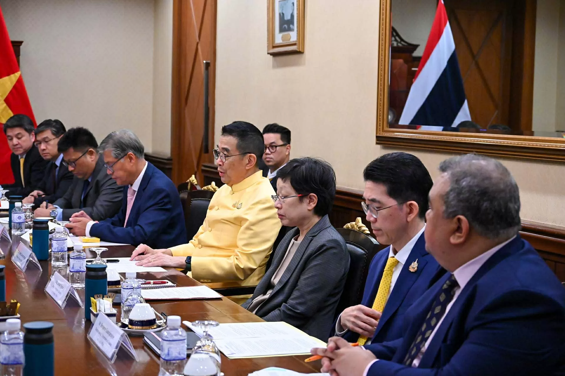 Phó Thủ tướng, Bộ trưởng Ngoại giao Bùi Thanh Sơn gặp Bộ trưởng Ngoại giao Thái Lan Phó Thủ tướng, Bộ trưởng Ngoại giao Bùi Thanh Sơn gặp Bộ trưởng Ngoại giao Thái Lan