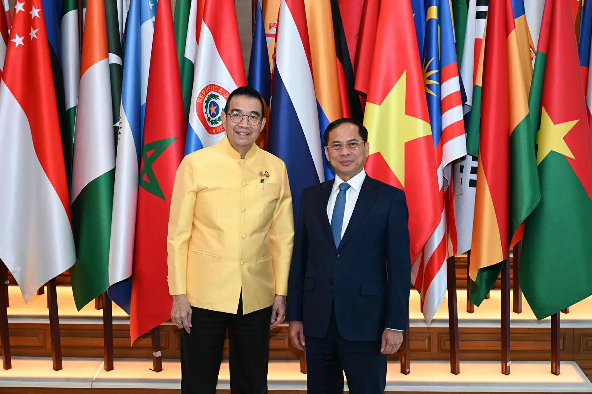 Phó Thủ tướng, Bộ trưởng Ngoại giao Bùi Thanh Sơn gặp Bộ trưởng Ngoại giao Thái Lan