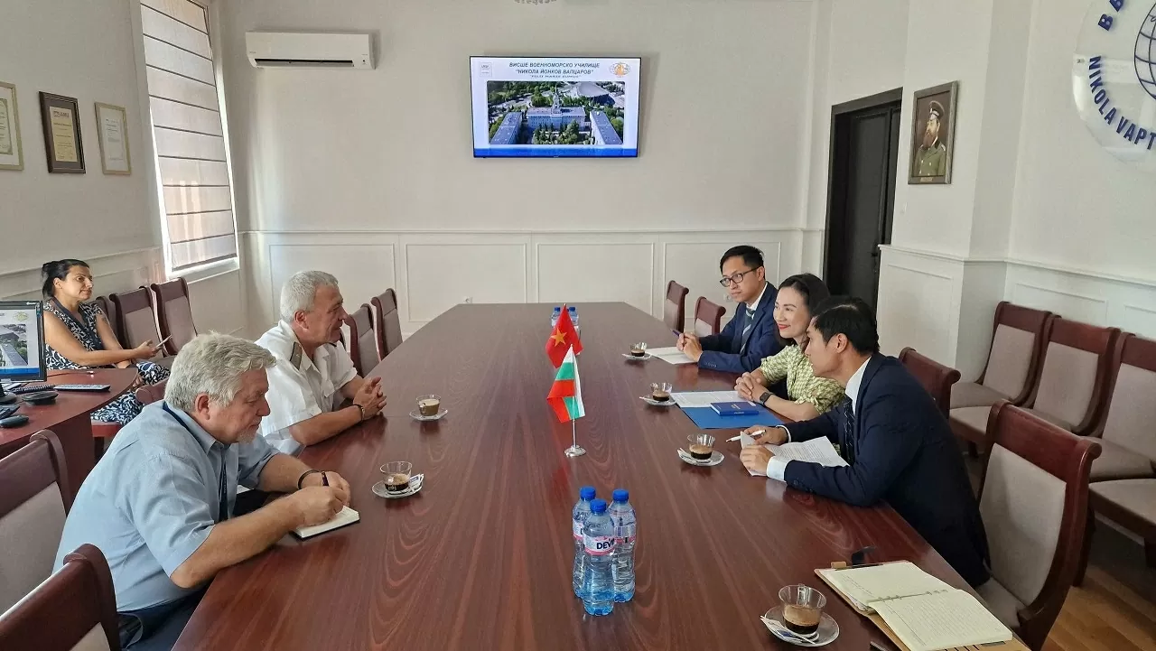 Việt Nam và Bulgaria có nhiều tiềm năng hợp tác trong lĩnh vực hàng hải Việt Nam và Bulgaria có nhiều tiềm năng hợp tác trong lĩnh vực hàng hải
