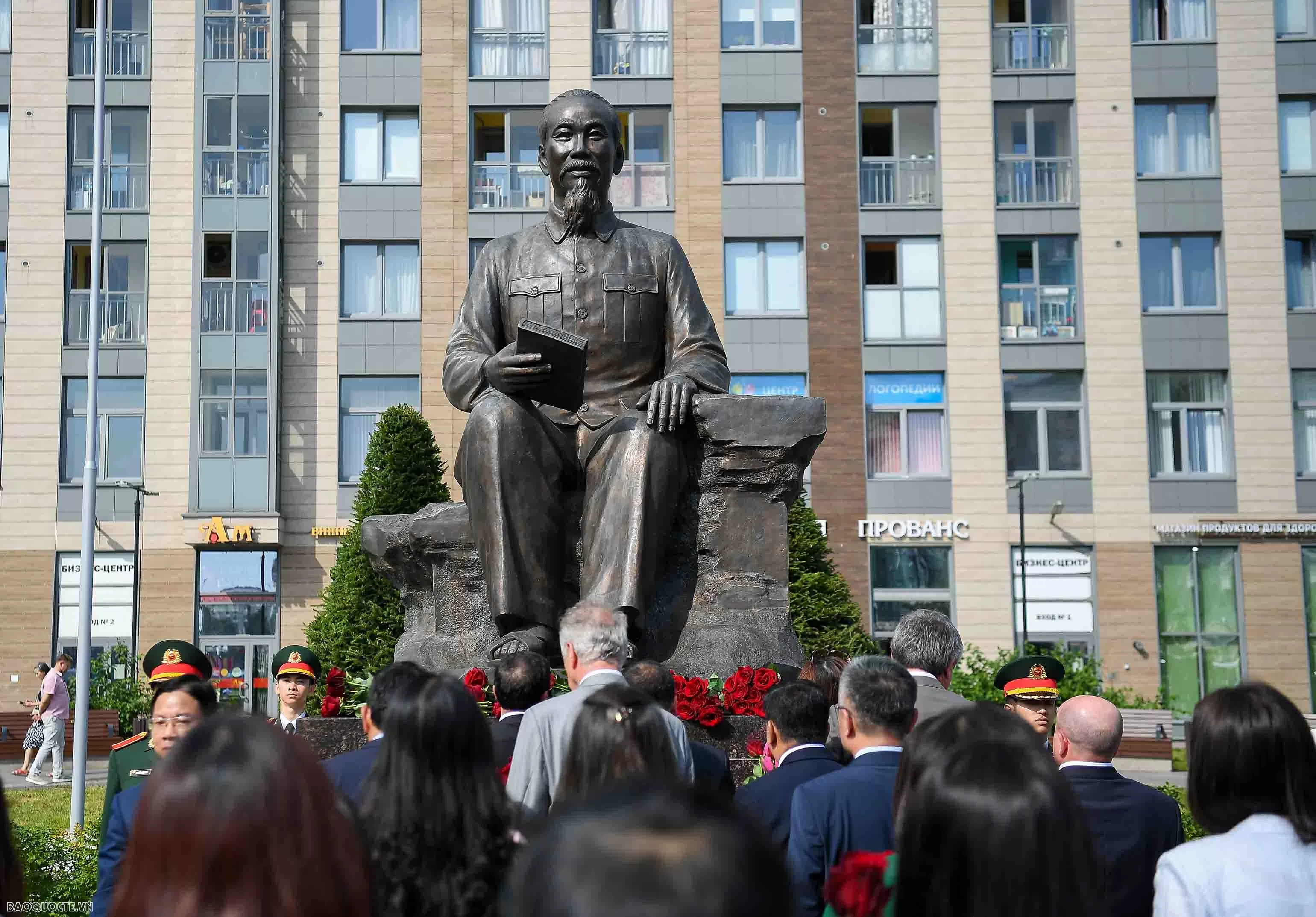 Phu nhân Ngô Phương Ly ở Nga