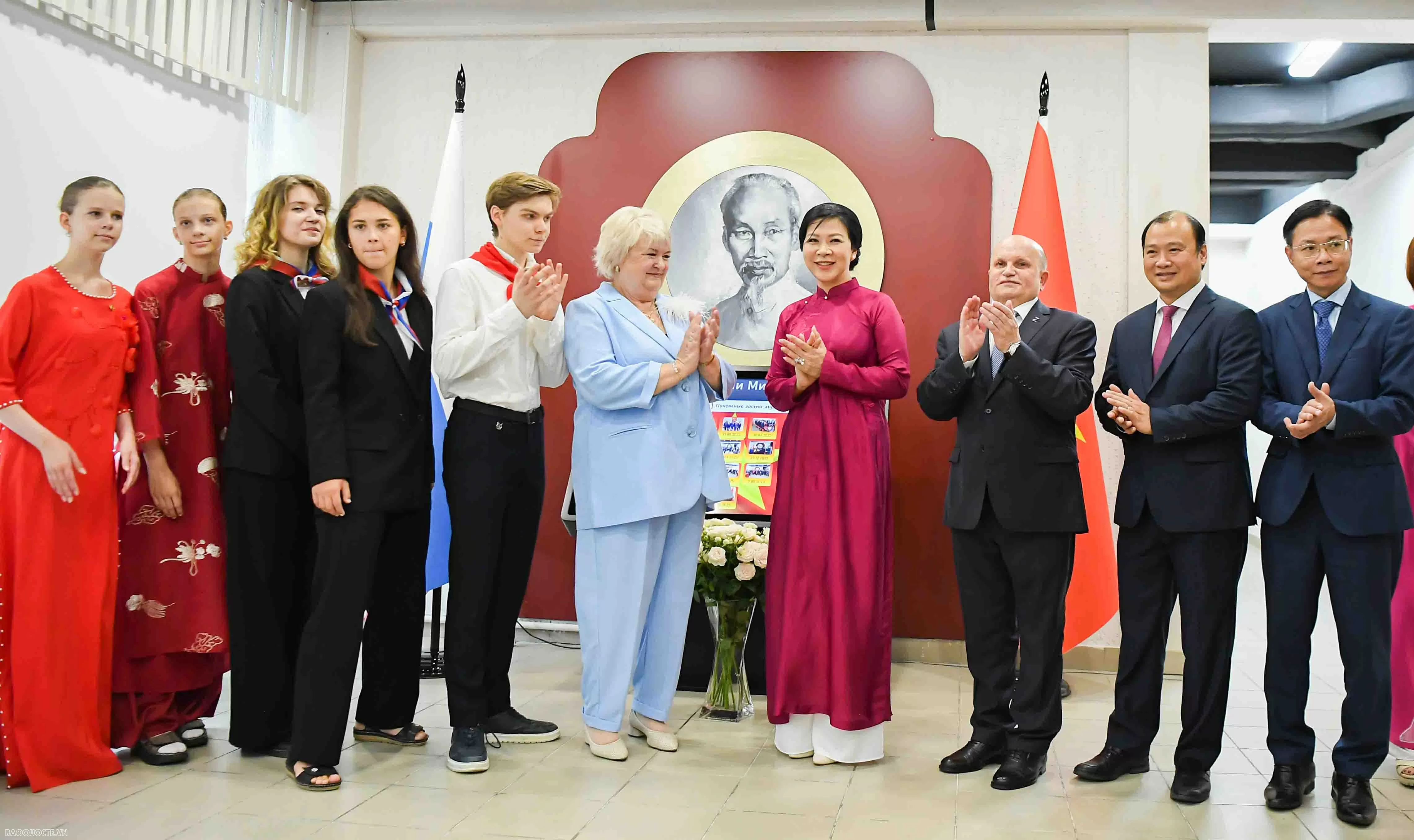 Phu nhân Ngô Phương Ly ở Nga