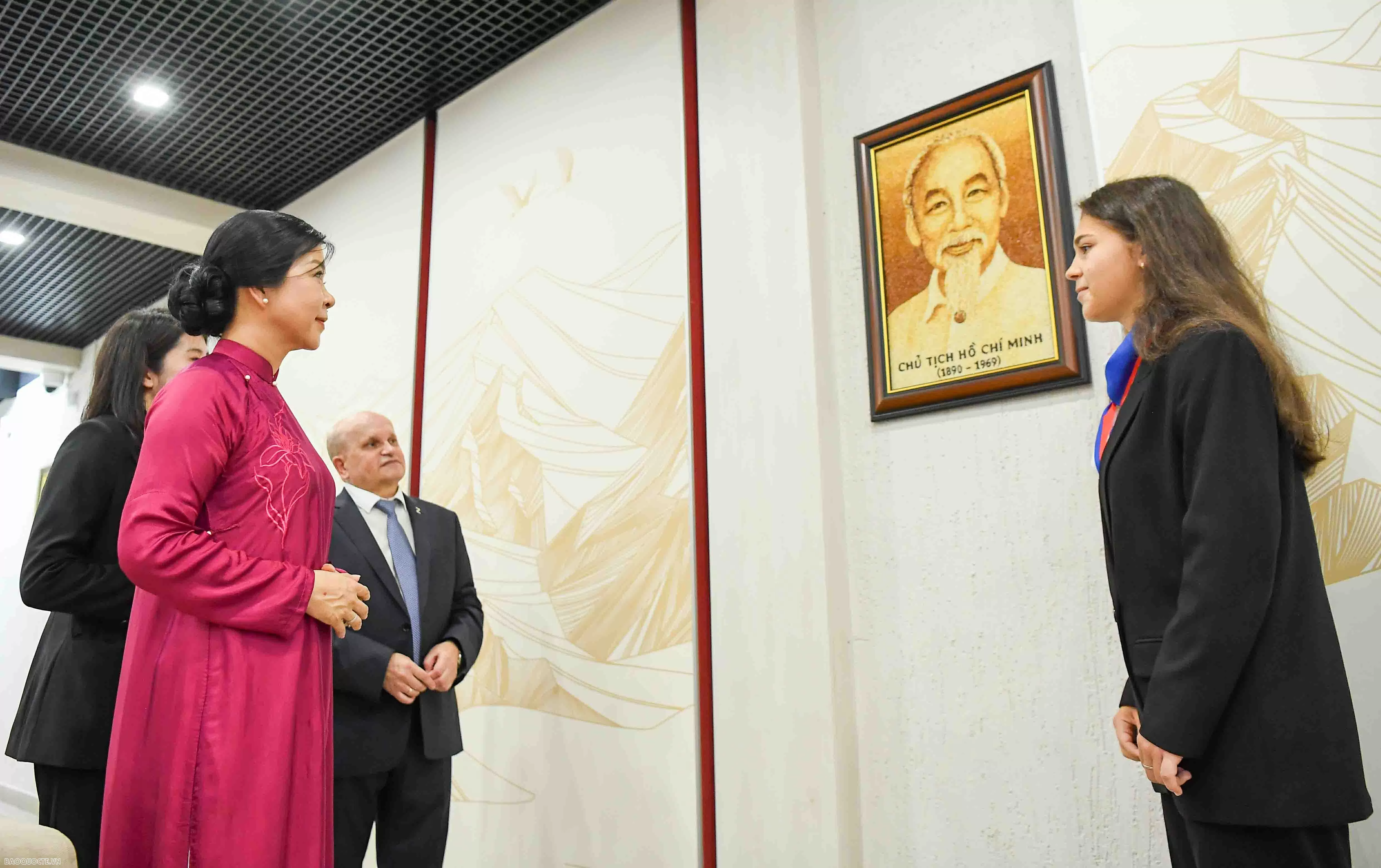 Phu nhân Ngô Phương Ly ở Nga