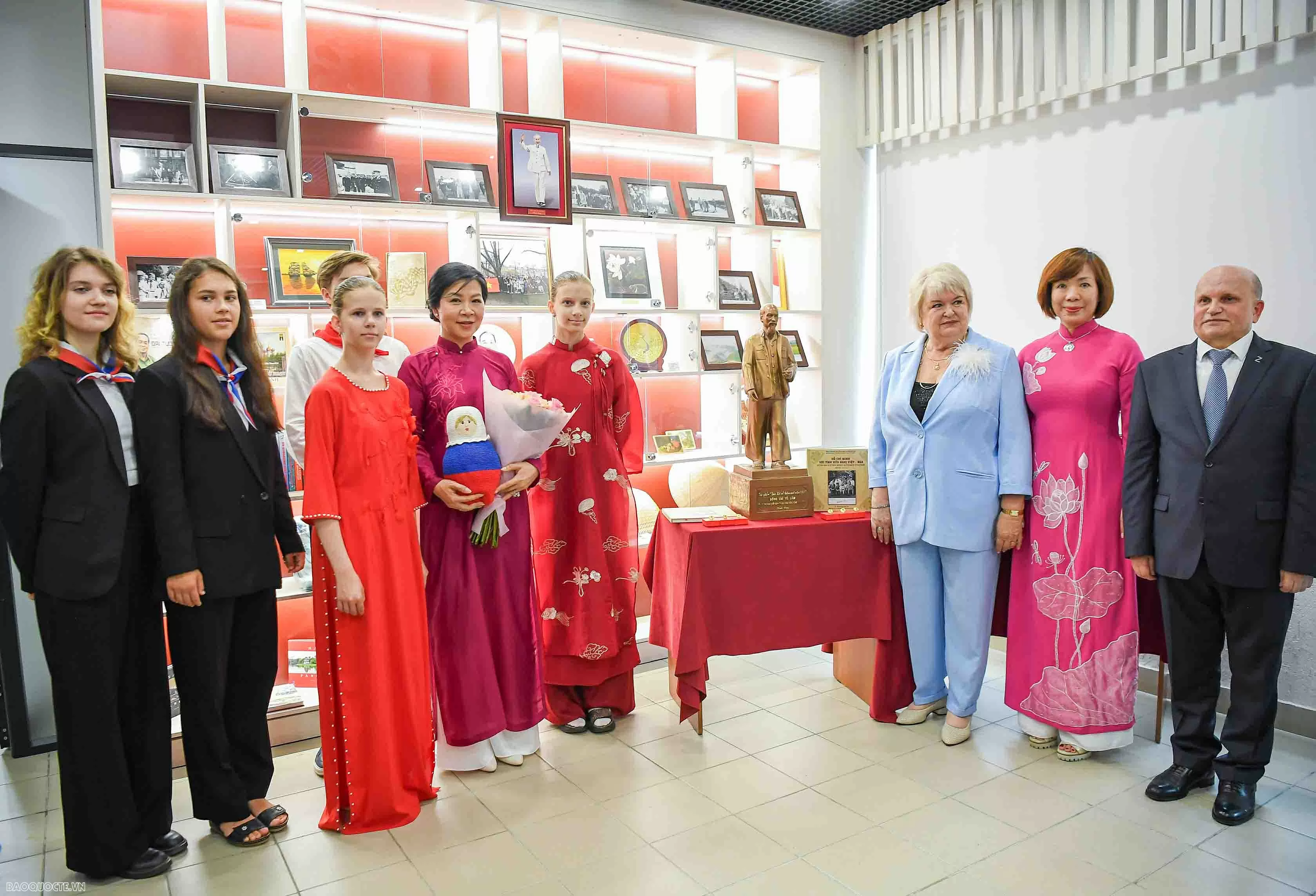 Phu nhân Ngô Phương Ly ở Nga