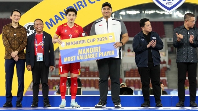 Đình Bắc giành giải Cầu thủ hay nhất U23 Đông Nam Á 2025