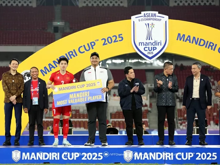Đình Bắc giành giải Cầu thủ hay nhất U23 Đông Nam Á 2025