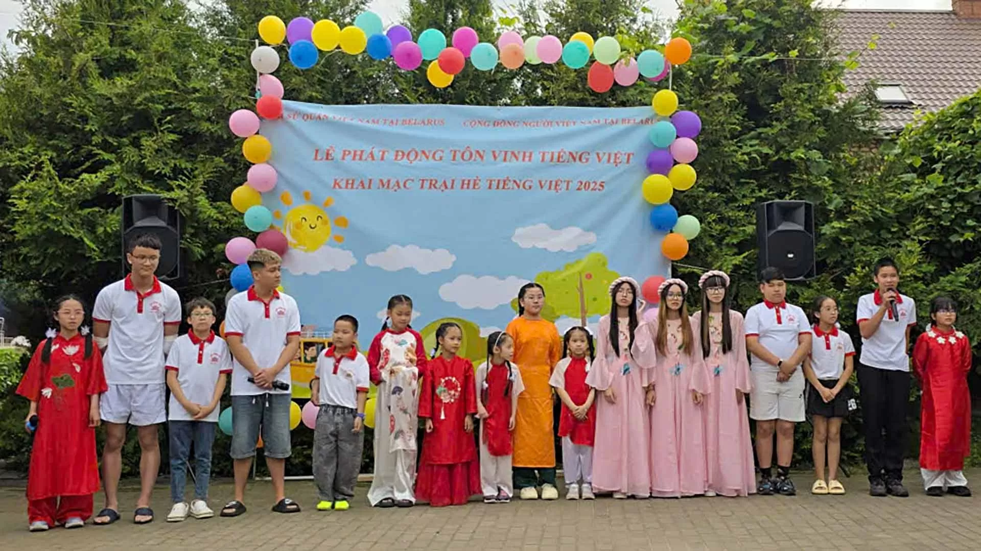 Cộng đồng người Việt tại Belarus: Khai mạc Trại hè tiếng Việt lần thứ 4 Cộng đồng người Việt tại Belarus: Khai mạc Trại hè tiếng Việt lần thứ 4