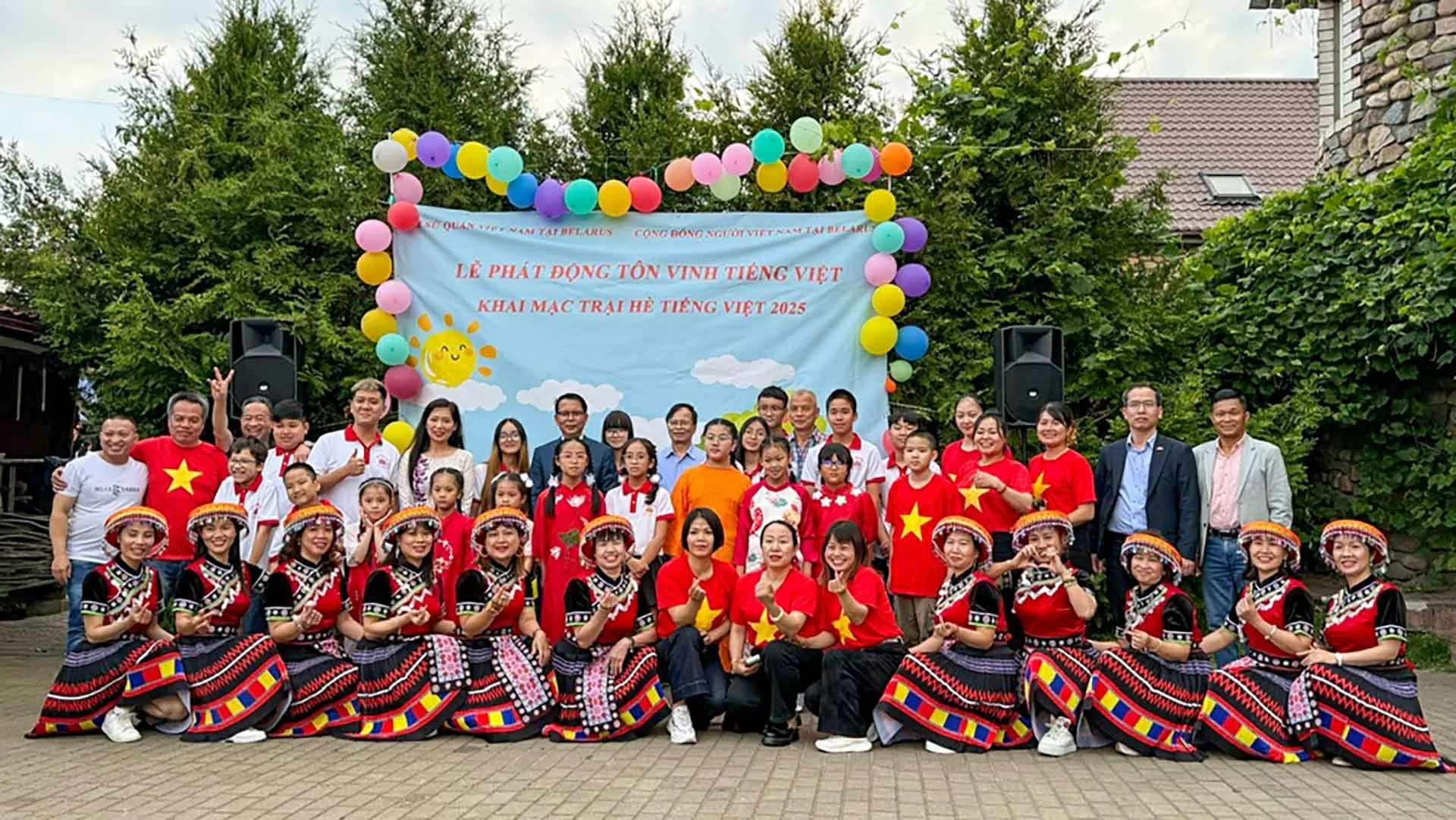 Cộng đồng người Việt tại Belarus: Khai mạc Trại hè tiếng Việt lần thứ 4 Cộng đồng người Việt tại Belarus: Khai mạc Trại hè tiếng Việt lần thứ 4