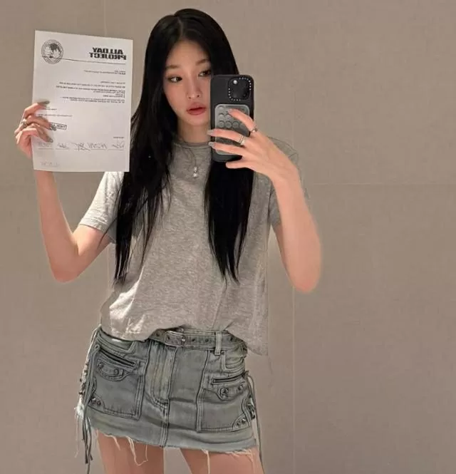 ‘Ái nữ tài phiệt’ thế hệ mới của K-pop gây chú ý với phong cách thời trang xa xỉ ‘Ái nữ tài phiệt’ thế hệ mới của K-pop gây chú ý với phong cách thời trang xa xỉ