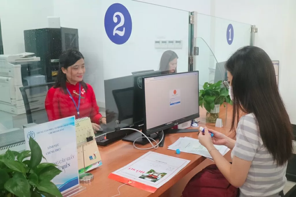 Từ ngày 1/8, Hà Nội đồng nhất triển khai một số tiện ích miễn phí khi người dân, doanh nghiệp làm các thủ tục hành chính Từ ngày 1/8, Hà Nội đồng nhất triển khai một số tiện ích miễn phí khi người dân, doanh nghiệp làm các thủ tục hành chính