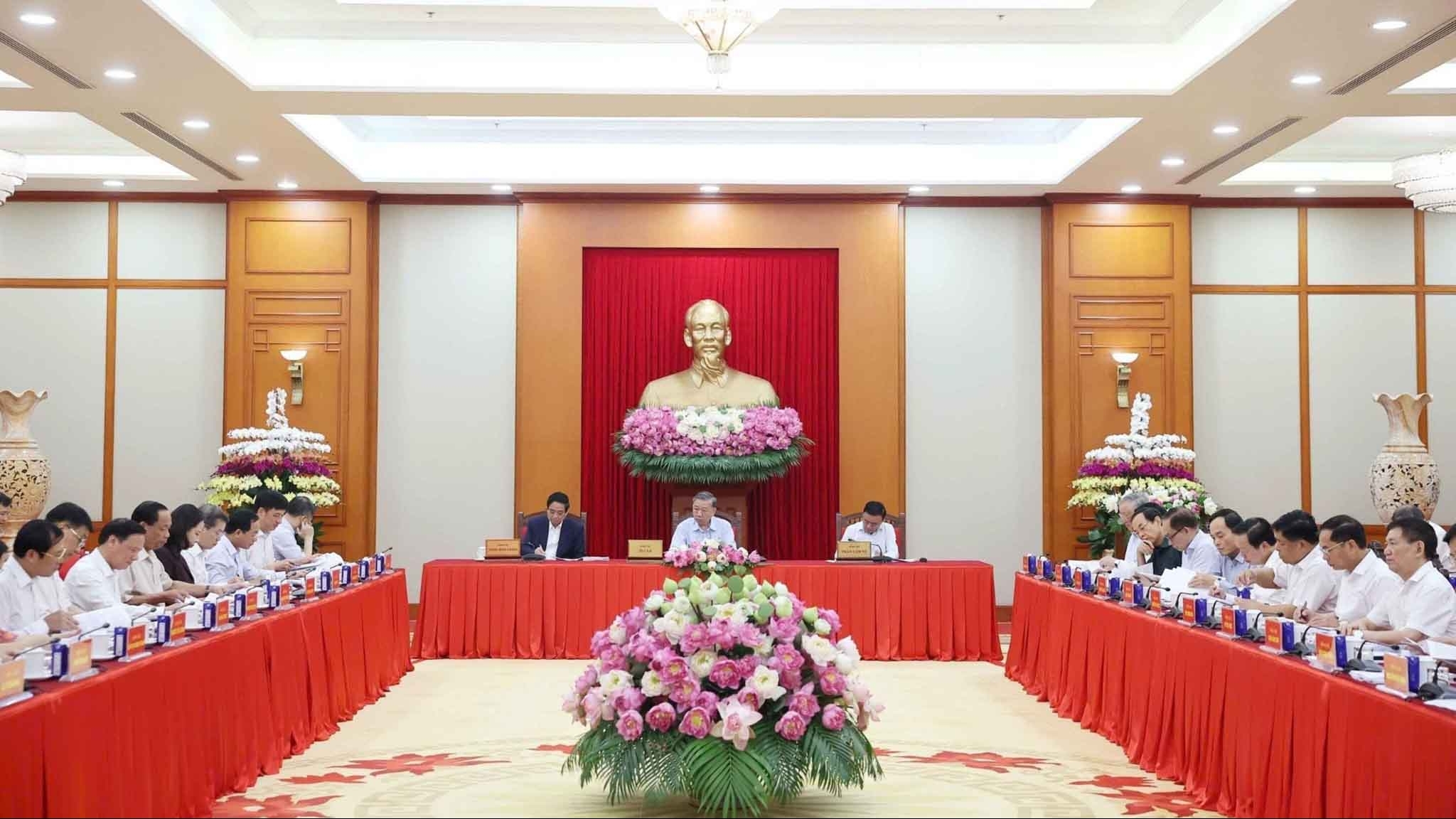 Tiếp tục chủ động rà soát, hoàn thiện dự thảo các văn kiện Đại hội XIV của Đảng