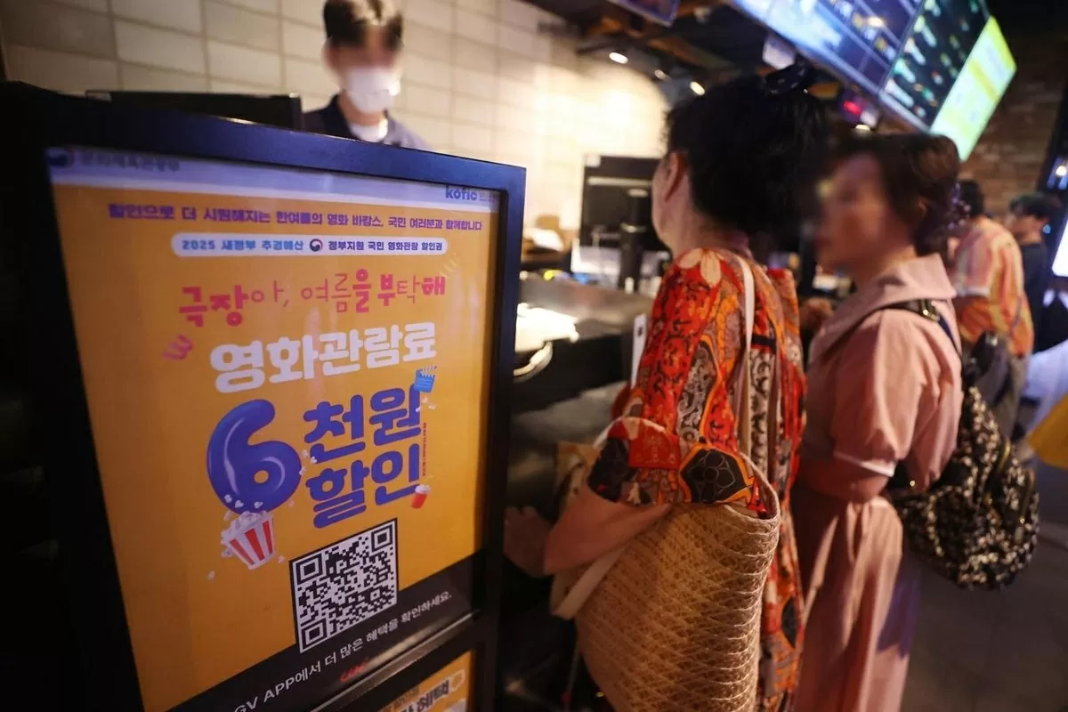 Khán giả Hàn Quốc chen nhau săn vé rẻ: Phim hấp dẫn, chỉ ngại giá cao Khán giả Hàn Quốc chen nhau săn vé rẻ: Phim hấp dẫn, chỉ ngại giá cao