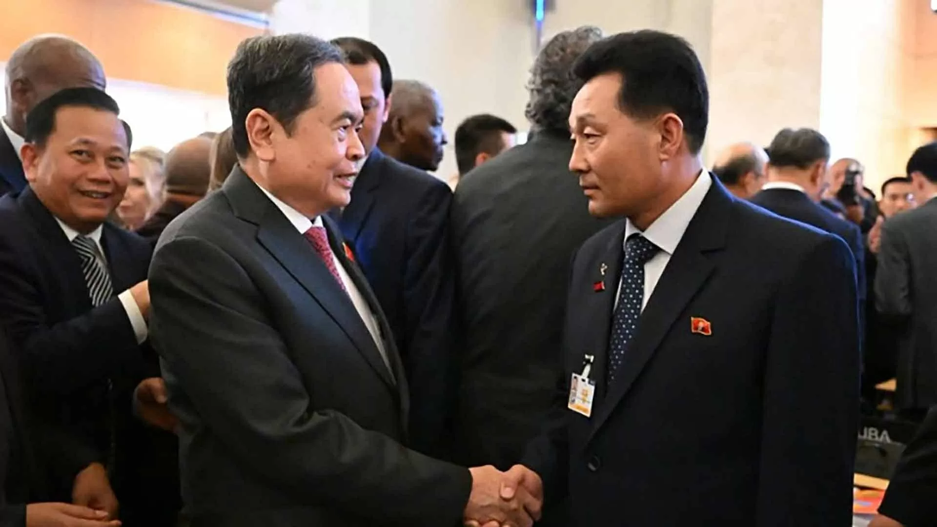 Chủ tịch Quốc hội Trần Thanh Mẫn gặp Chủ tịch Hội nghị Nhân dân tối cao Triều Tiên Pak Il Chol. (Nguồn: quochoi.vn)