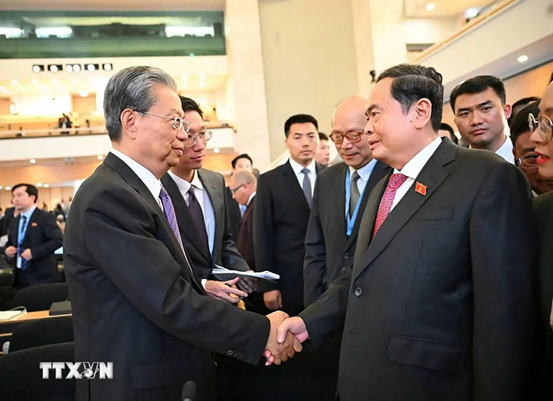 Chủ tịch Quốc hội Trần Thanh Mẫn gặp Ủy viên trưởng Nhân đại toàn quốc Trung Quốc Triệu Lạc Tế. (Nguồn: TTXVN)