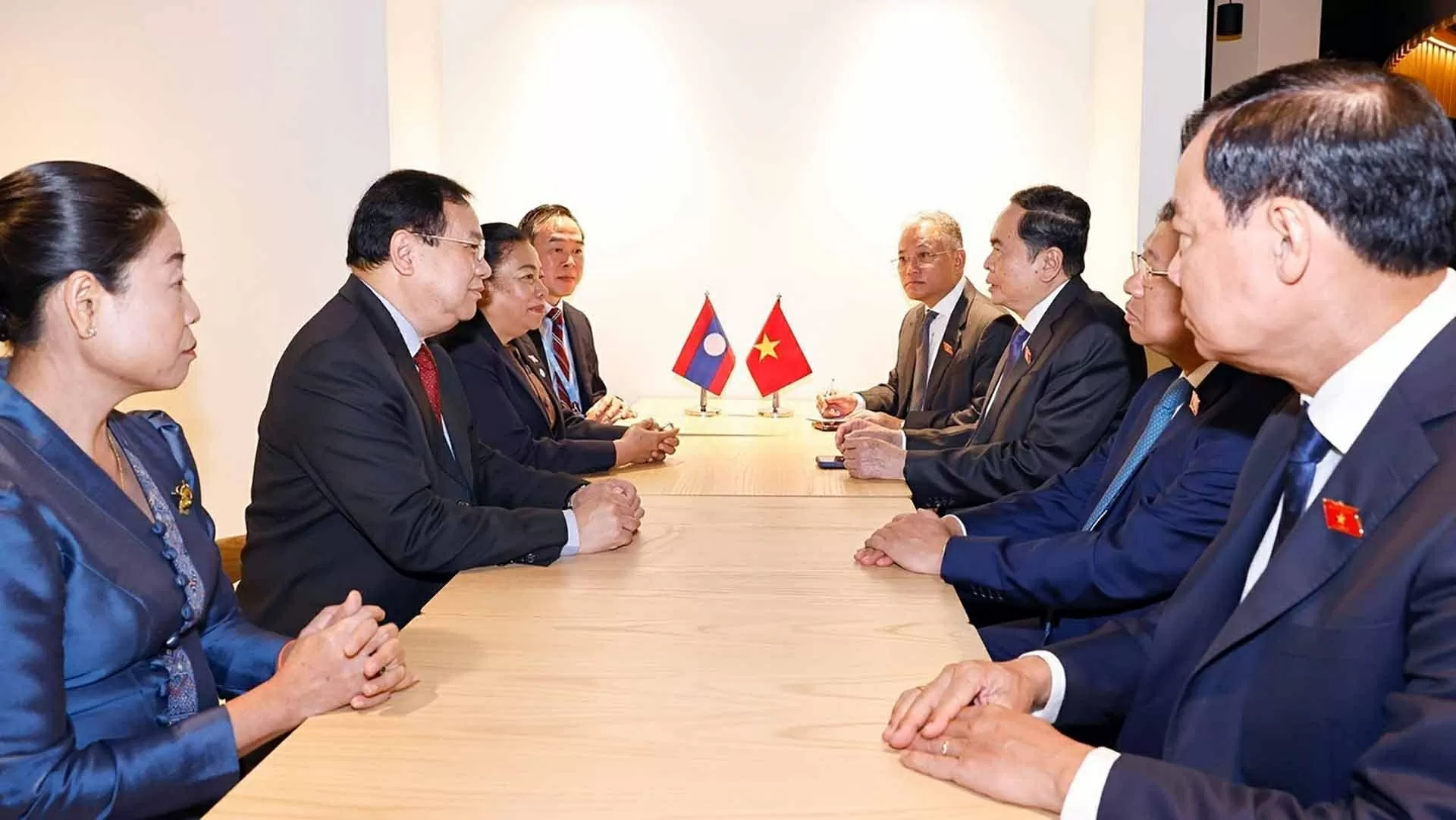 Chủ tịch Quốc hội Trần Thanh Mẫn gặp Phó Chủ tịch Quốc hội Lào