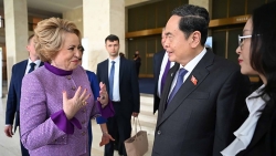 Chủ tịch Quốc hội tiếp xúc Trưởng đoàn các nước nhân dịp dự Hội nghị các Chủ tịch Quốc hội thế giới lần thứ 6