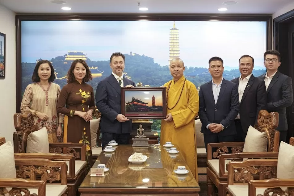 Chính phủ Pakistan trao tặng phẩm quý cho Giáo hội Phật giáo Việt Nam