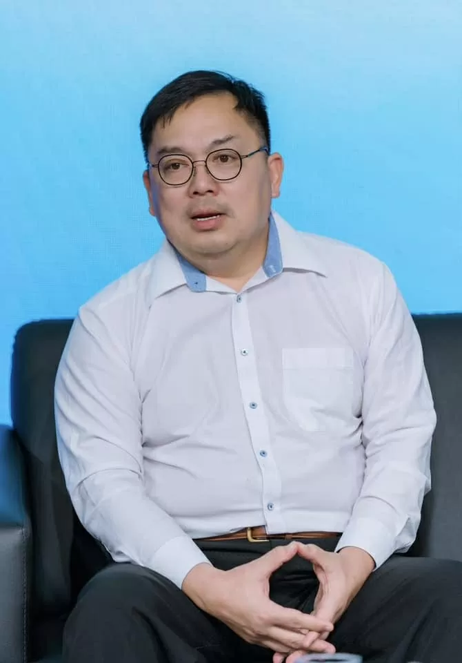 Ông Hoàng Nam Tiến